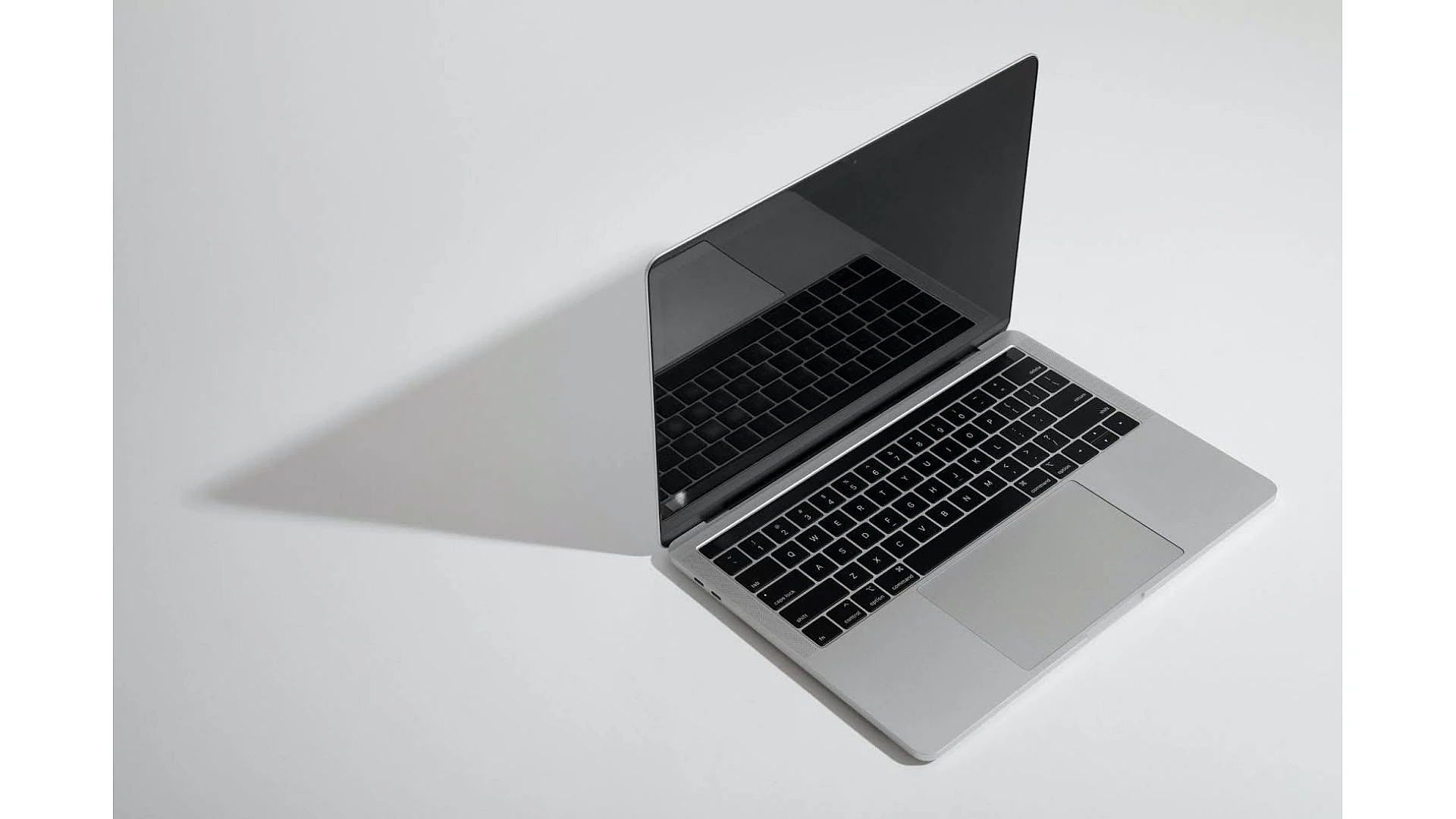 MacBook Logic Board Failure after Replacement: Main Causes