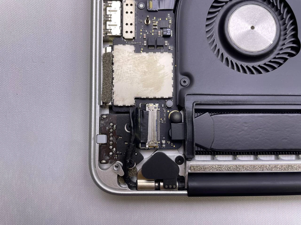 Step 9 - MacBook Pro Retina 15 A1398 2015 Display Replacement