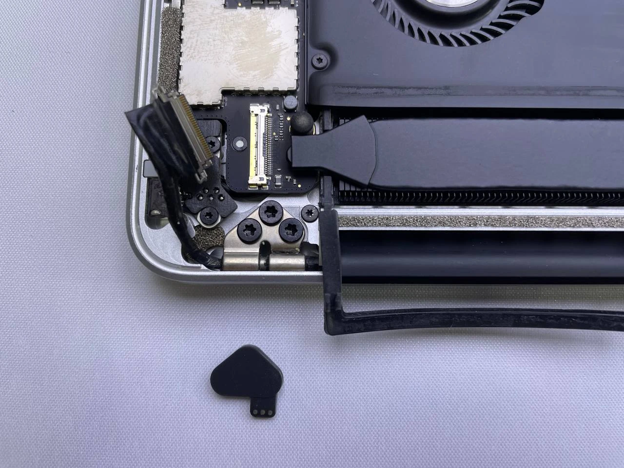 Step 12 - MacBook Pro Retina 15 A1398 2015 Display Replacement