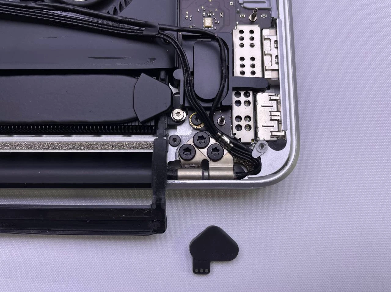 Step 13 - MacBook Pro Retina 15 A1398 2015 Display Replacement