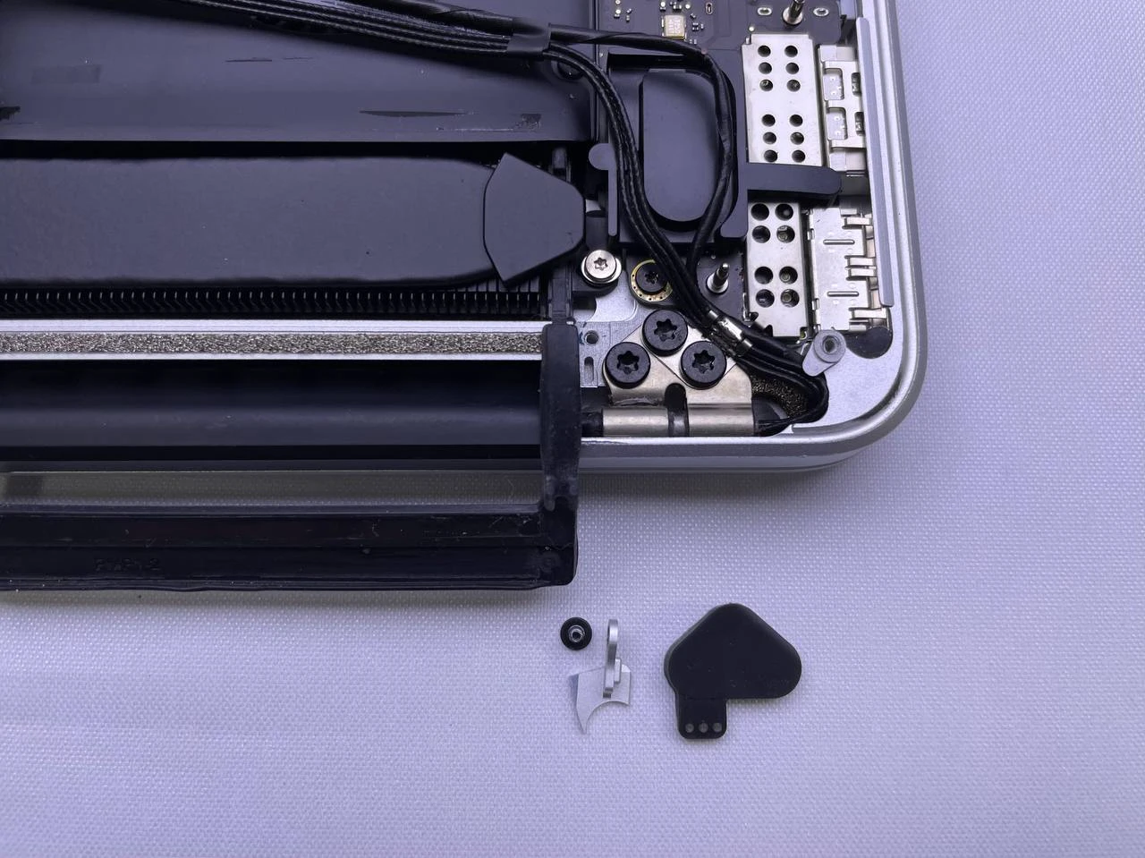 Step 15 - MacBook Pro Retina 15 A1398 2015 Display Replacement