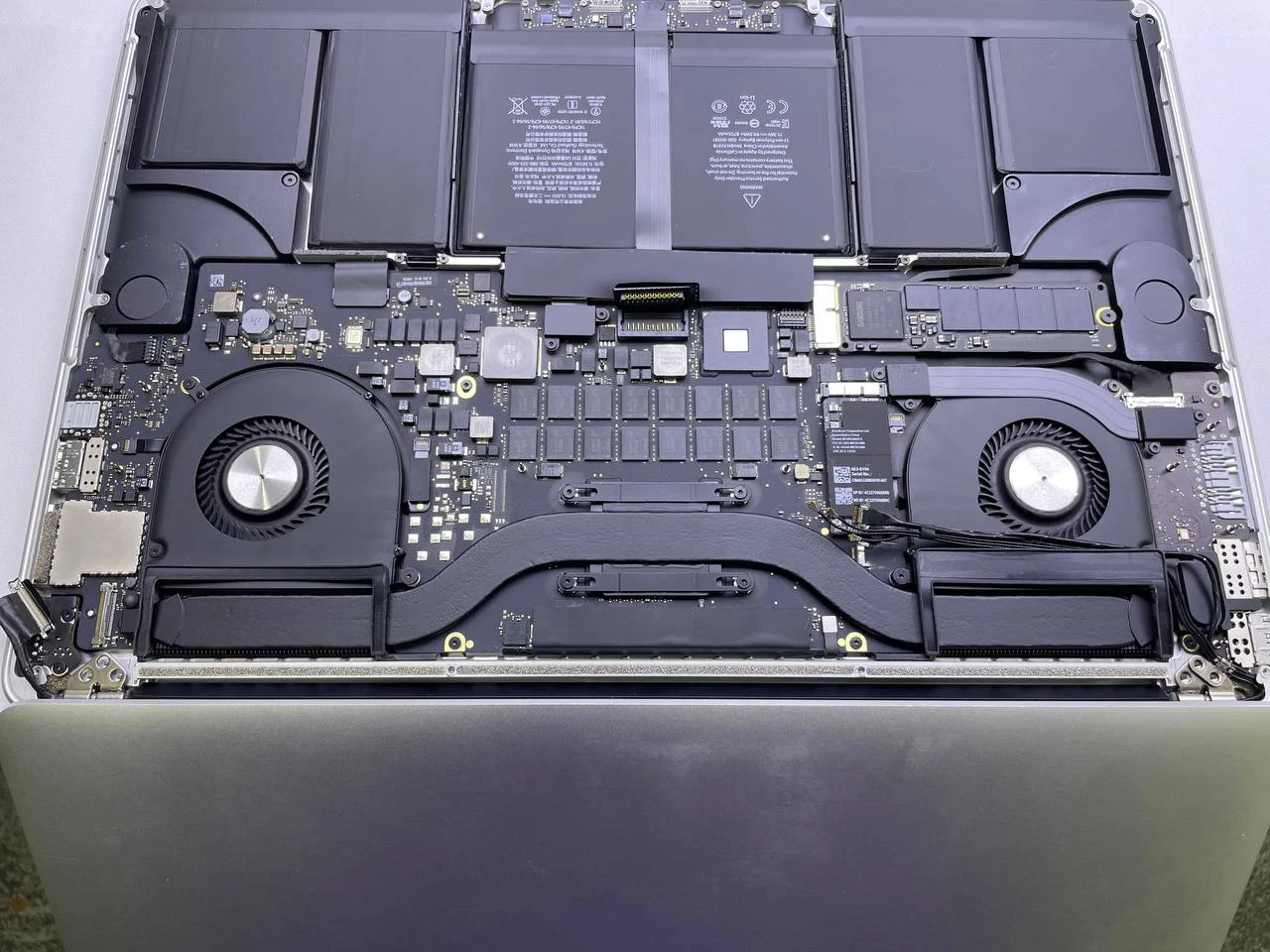 Step 20 - MacBook Pro Retina 15 A1398 2015 Display Replacement