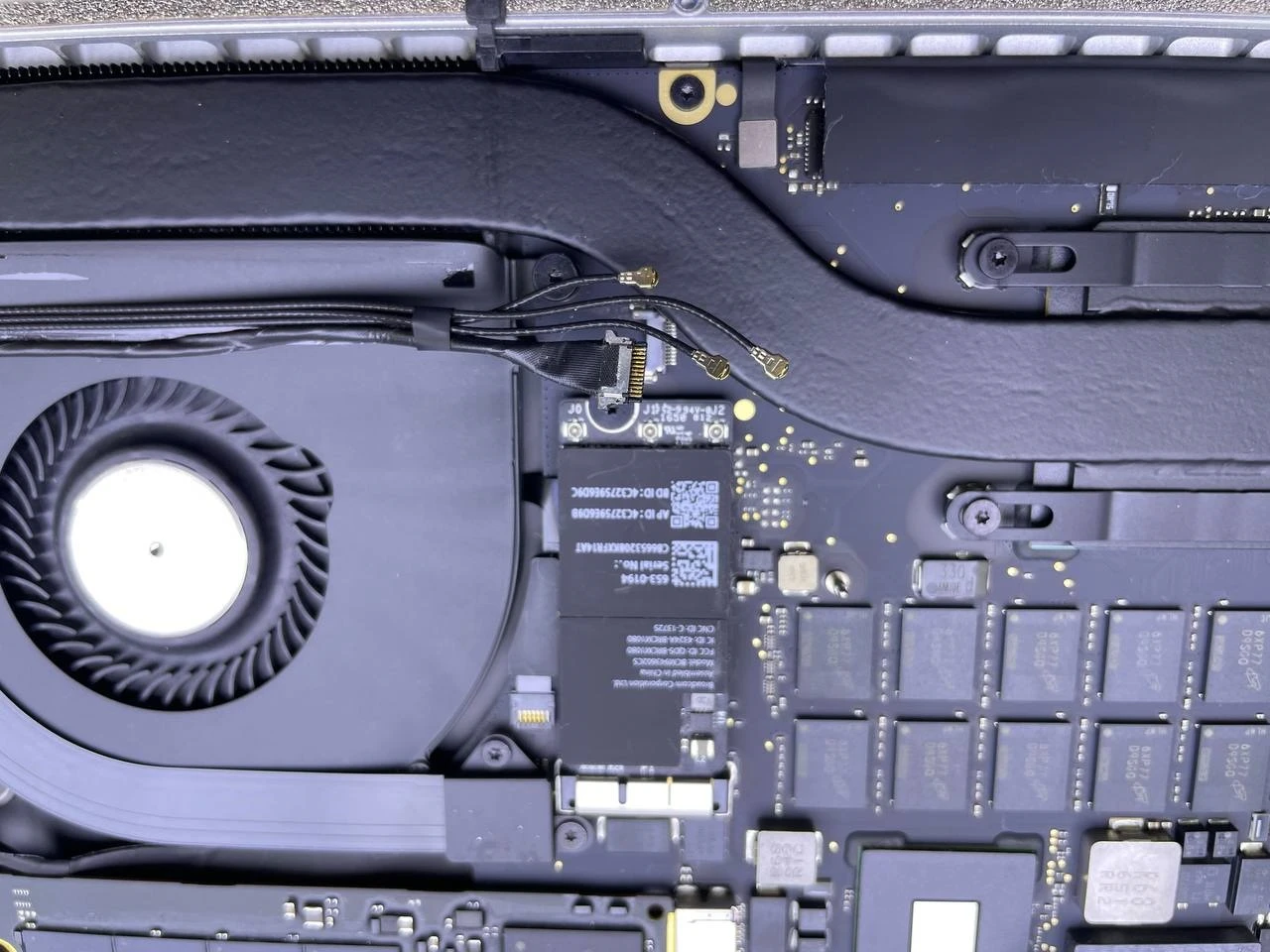 Step 4 - How to Replace a MacBook Pro A1398 Speaker: The Full Guide