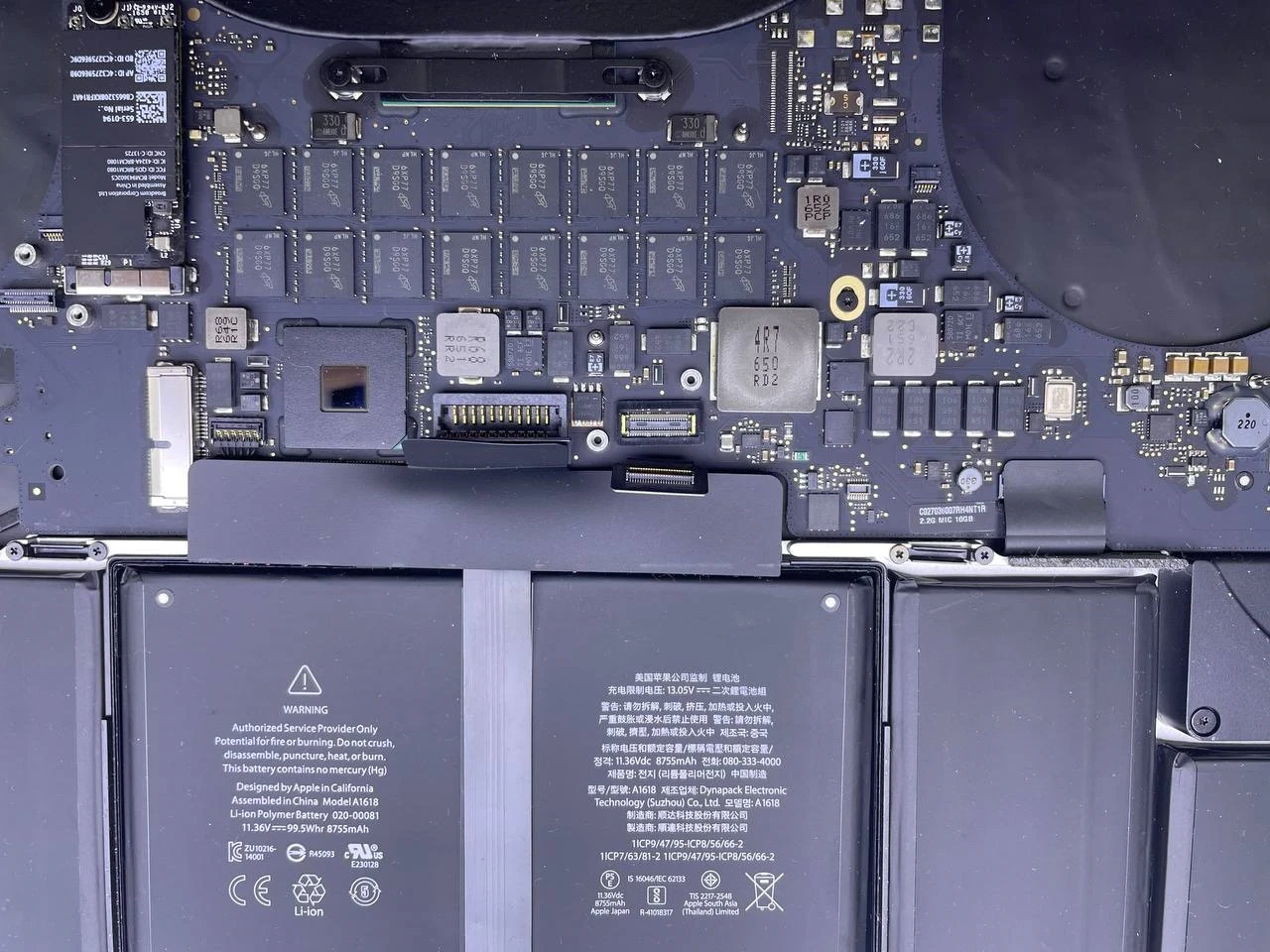 Step 12 - How to Replace a MacBook Pro A1398 Speaker: The Full Guide