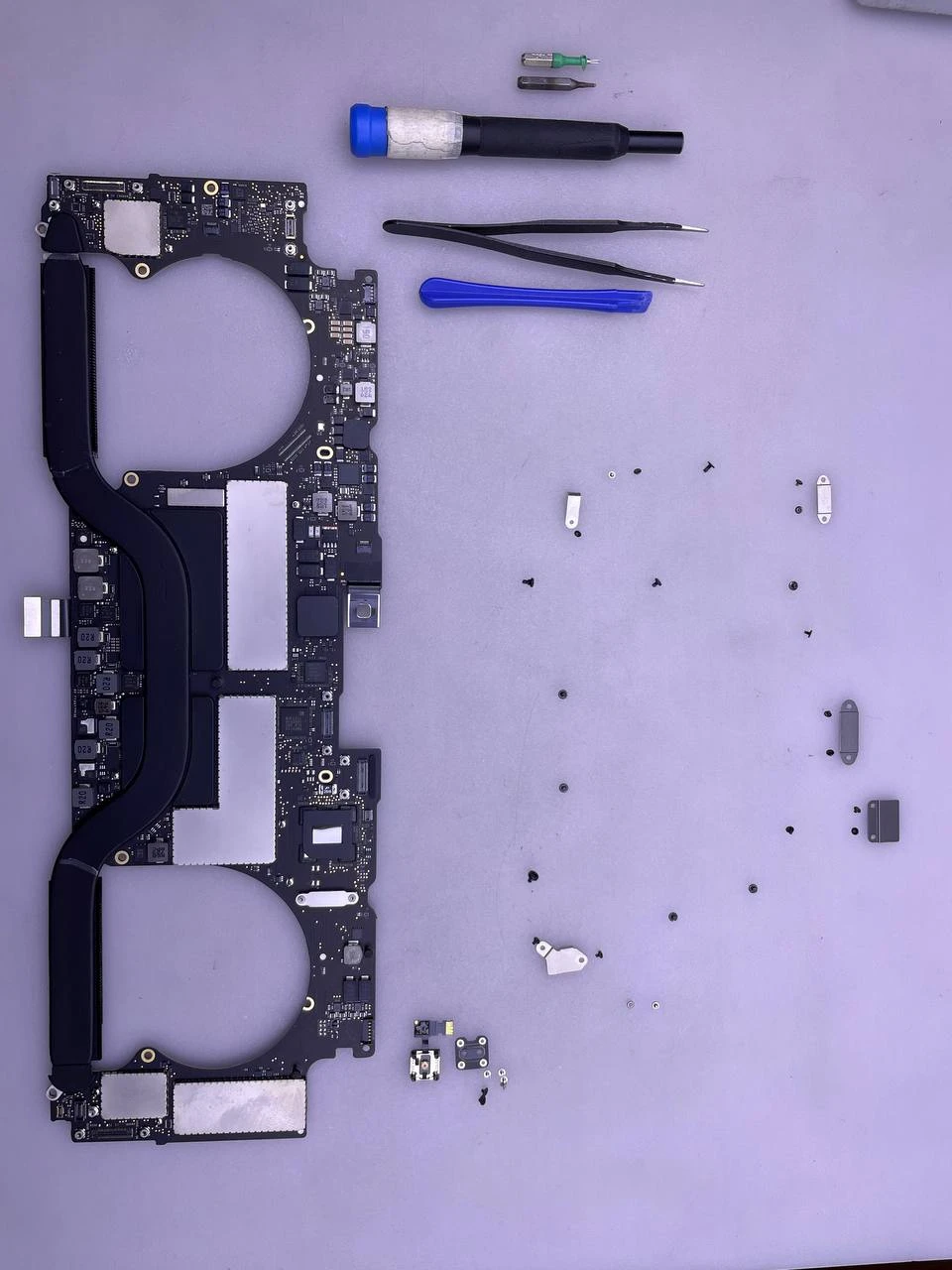 Step 4 - MacBook Pro A1707 Logic Board Replacement