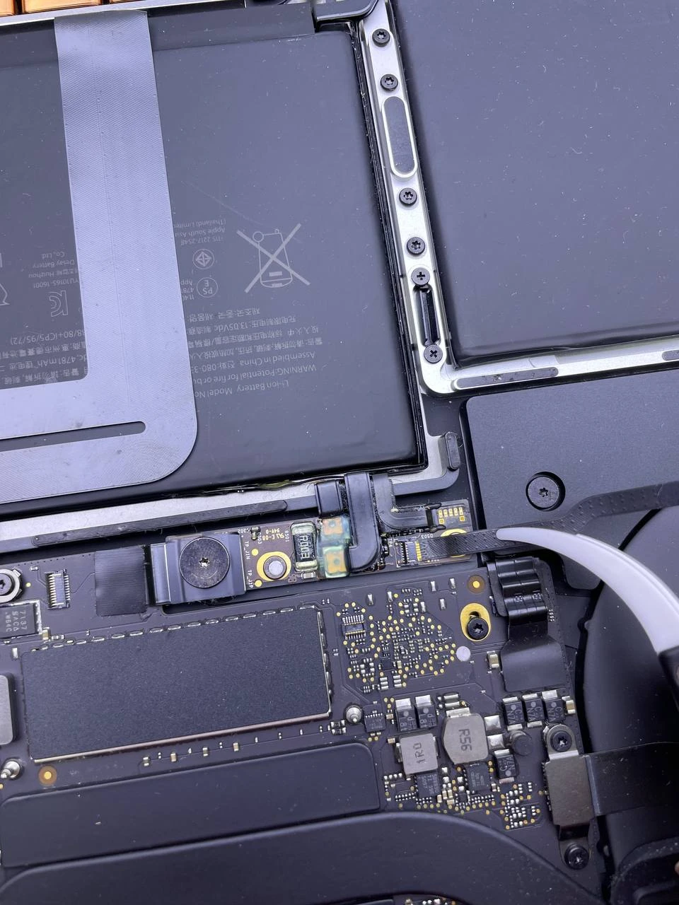 Step 13 - MacBook Pro 13" A1708 2017 Display Assembly Replacement