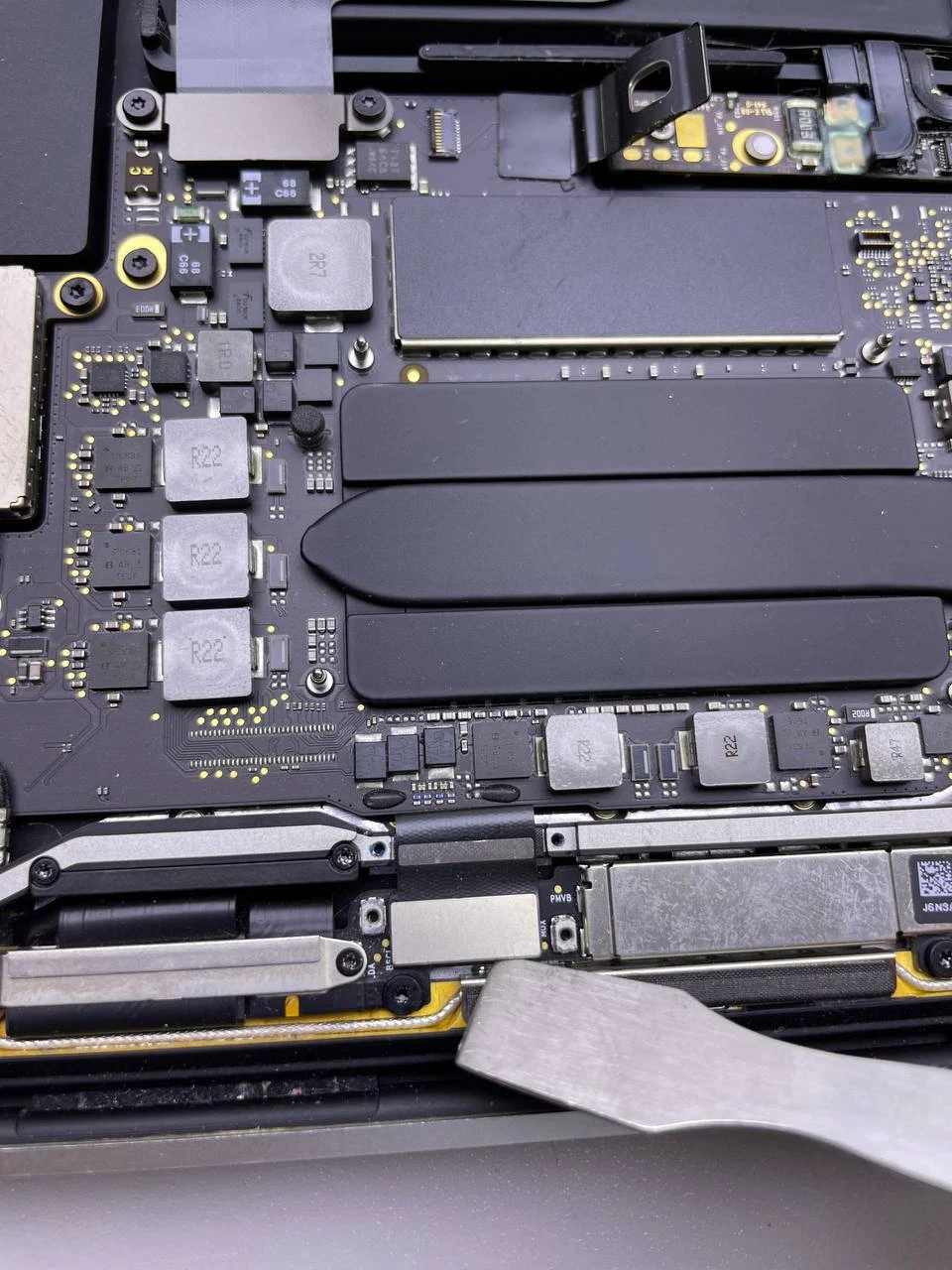 Step 22 - MacBook Pro 13" A1708 2017 Display Assembly Replacement