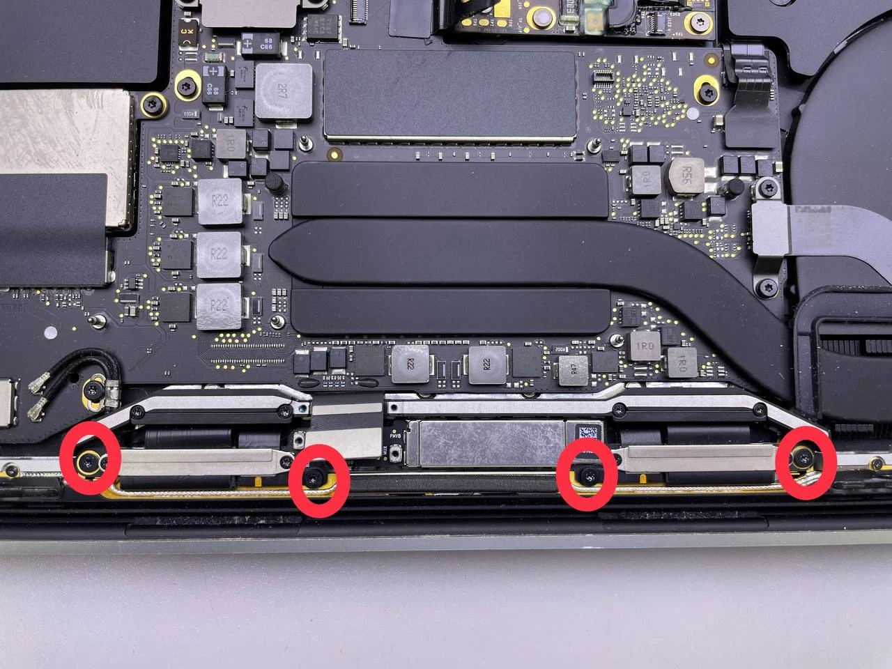 Step 24 - MacBook Pro 13" A1708 2017 Display Assembly Replacement