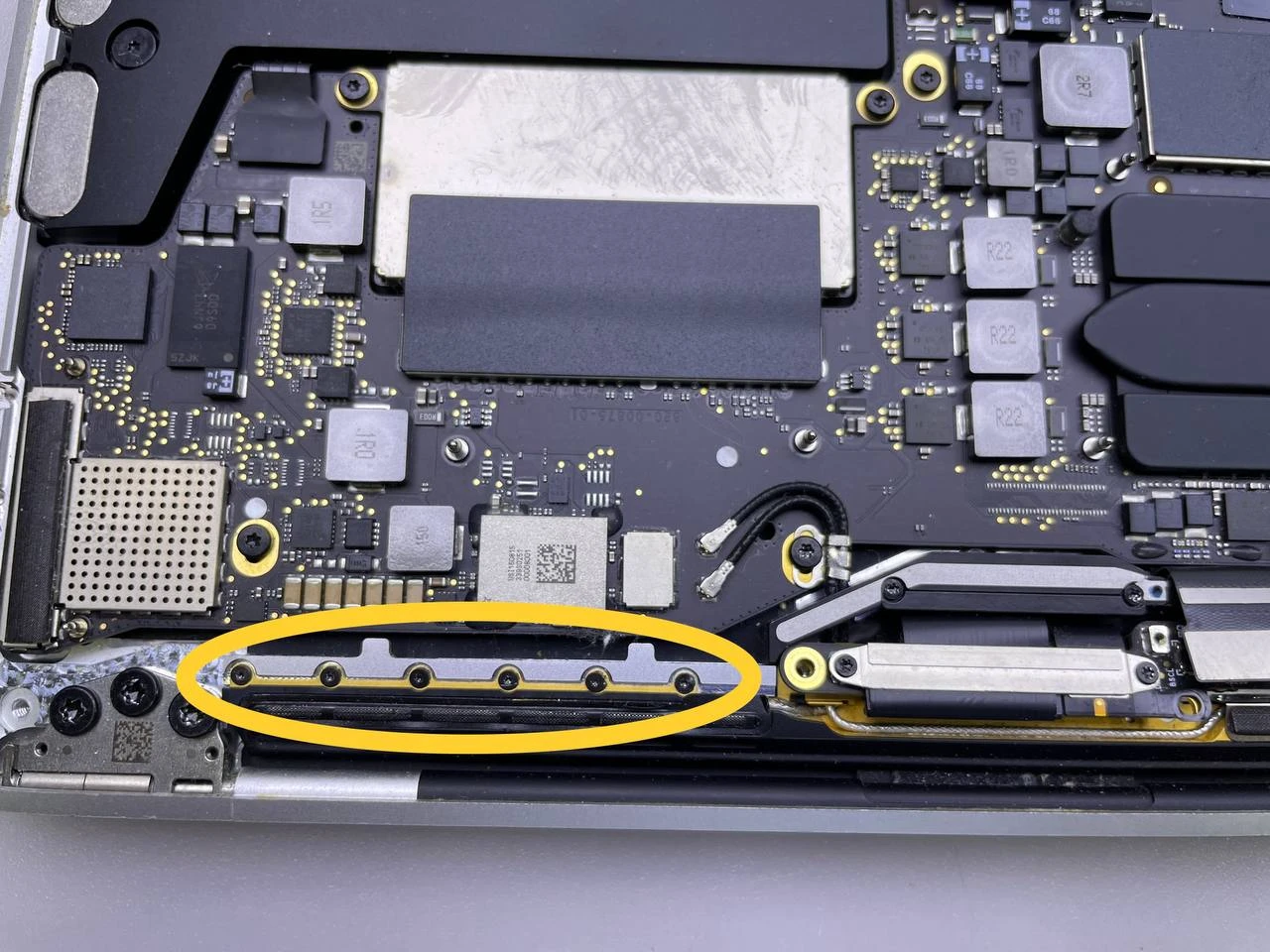 Step 26 - MacBook Pro 13" A1708 2017 Display Assembly Replacement