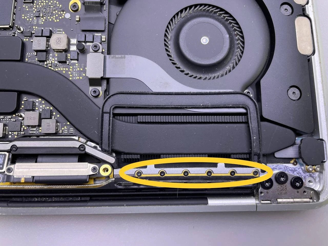 Step 27 - MacBook Pro 13" A1708 2017 Display Assembly Replacement