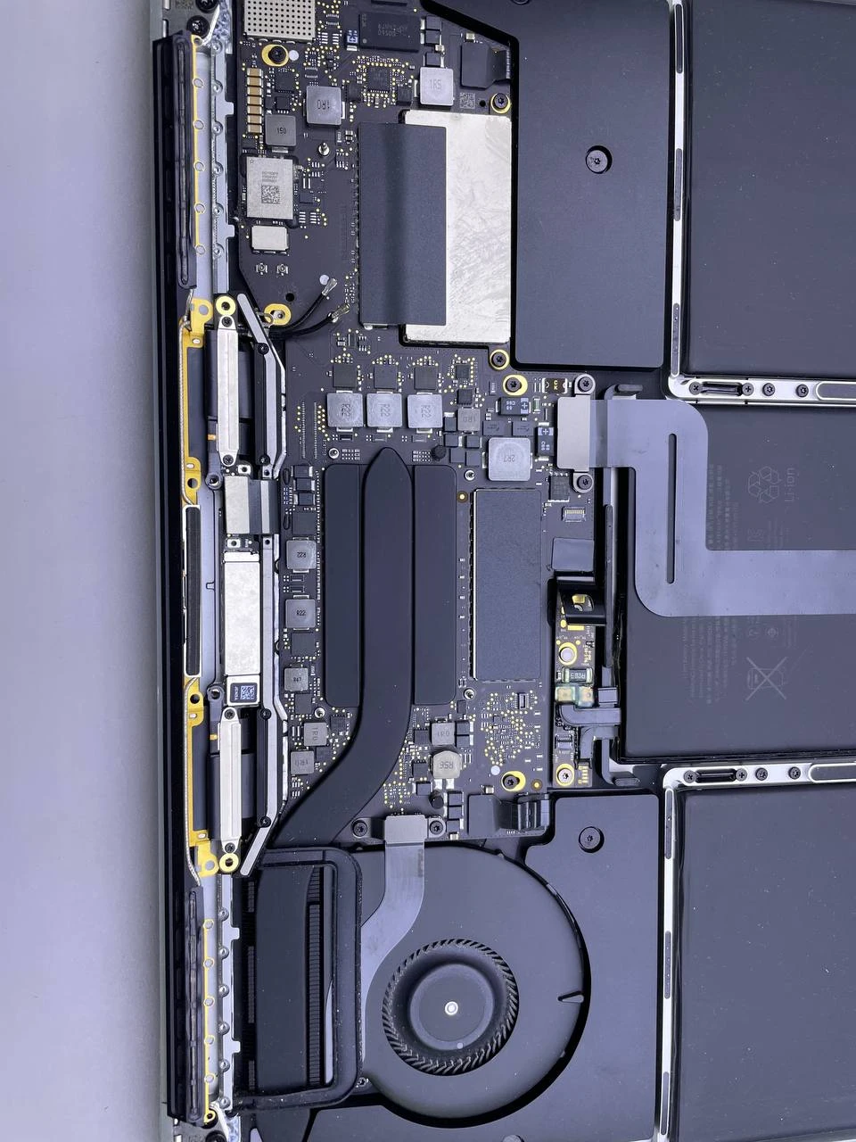 Step 34 - MacBook Pro 13" A1708 2017 Display Assembly Replacement