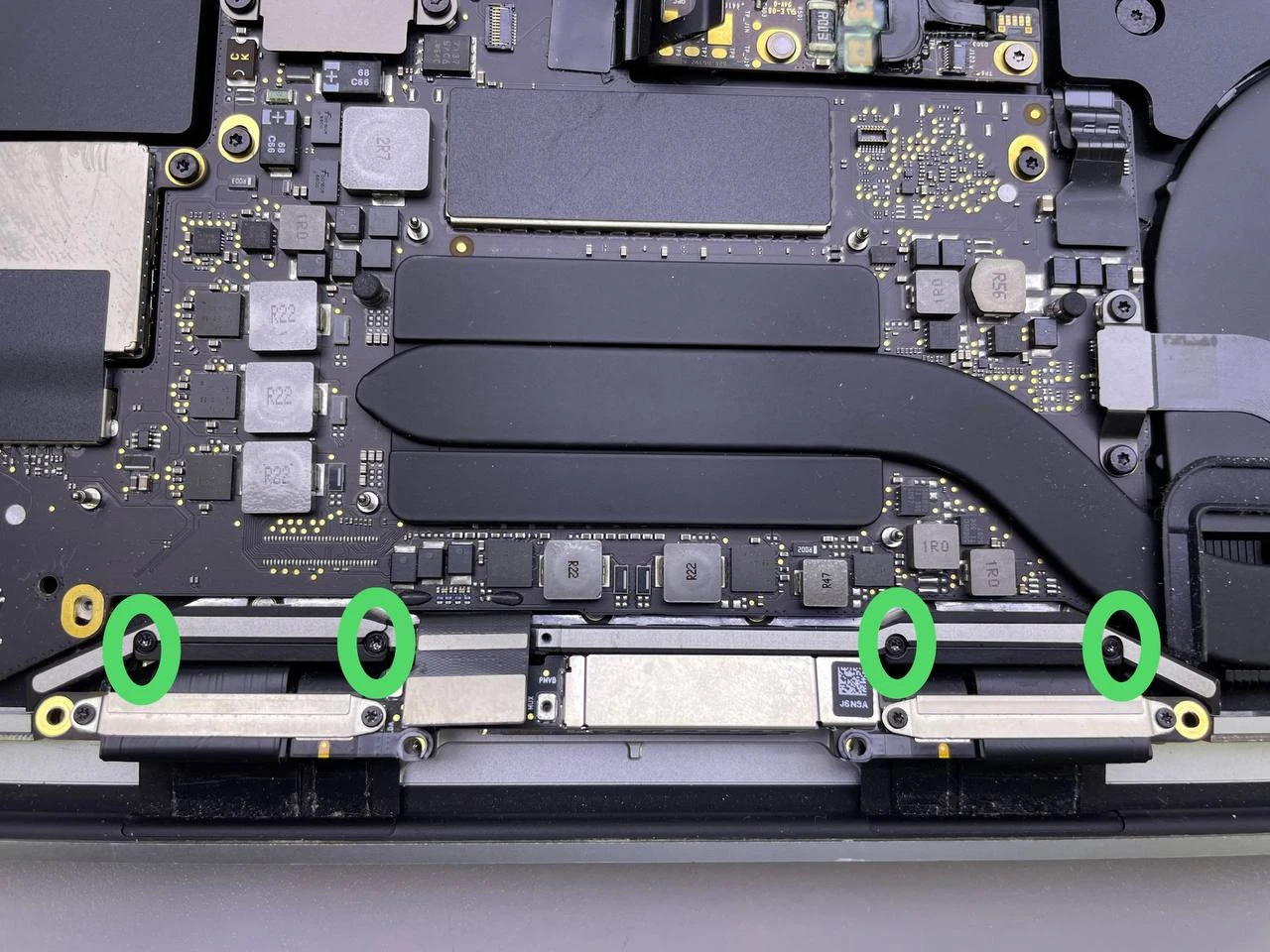 Step 36 - MacBook Pro 13" A1708 2017 Display Assembly Replacement