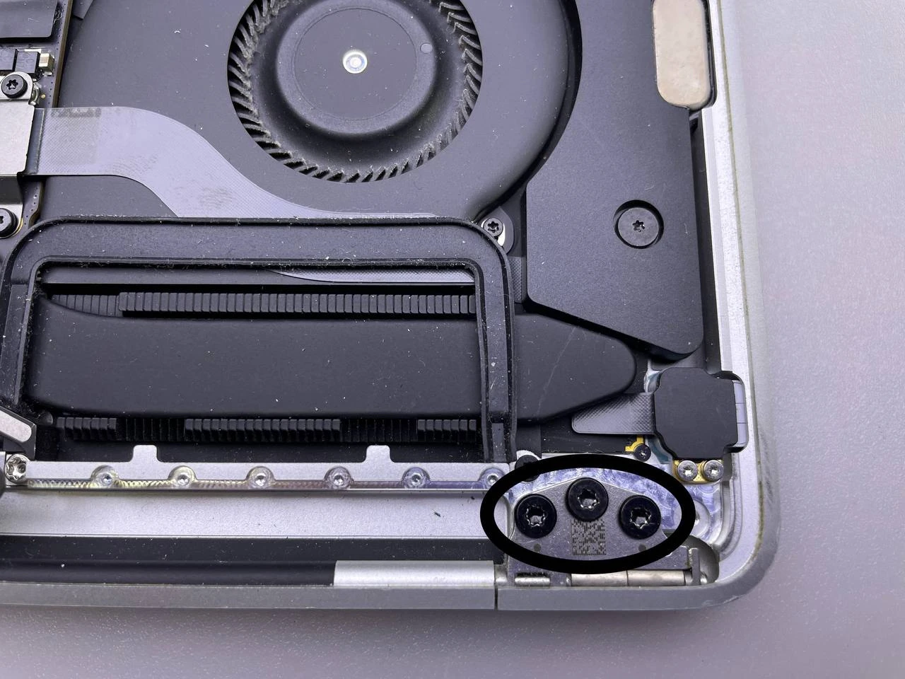 Step 40 - MacBook Pro 13" A1708 2017 Display Assembly Replacement