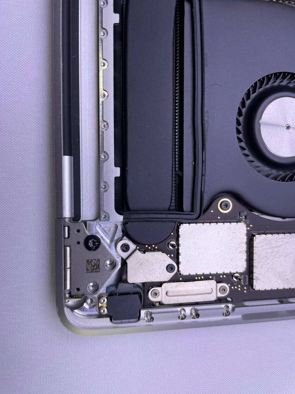 Step 27 - MacBook Pro Display tauschen: Anleitung