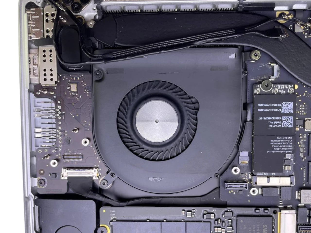 Step 6 - How to Replace a MacBook Pro A1398 Speaker: The Full Guide