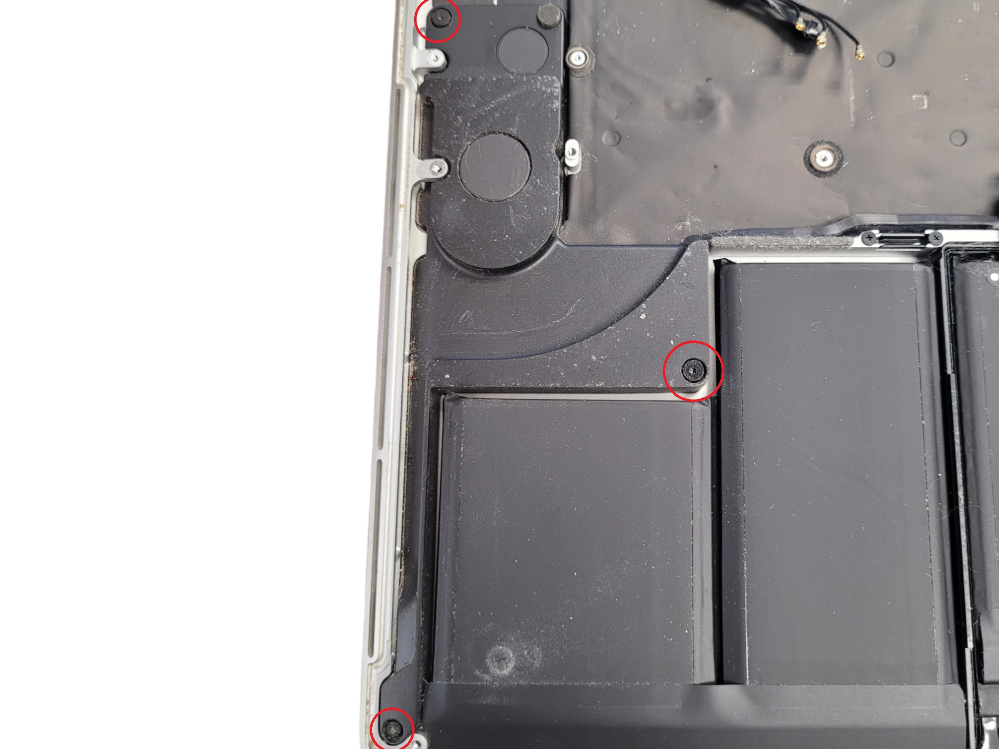 Step 15 - How to Replace a MacBook Pro A1398 Speaker: The Full Guide