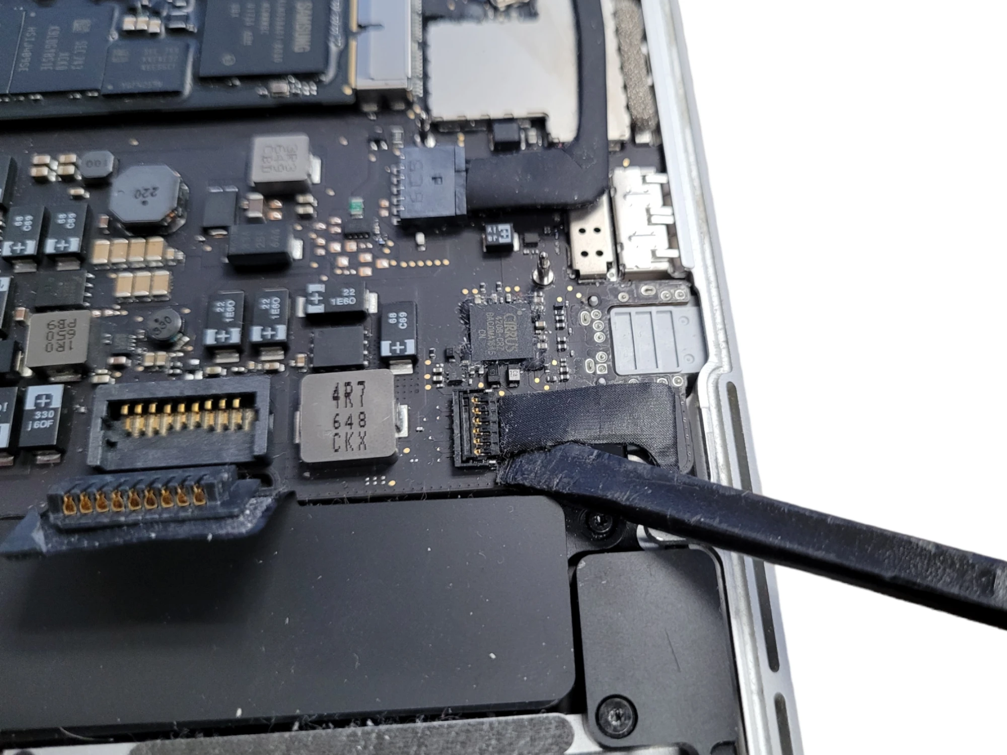 Step 10 - MacBook Pro Tastatur tauschen: Anleitung für 13 Zoll A1502