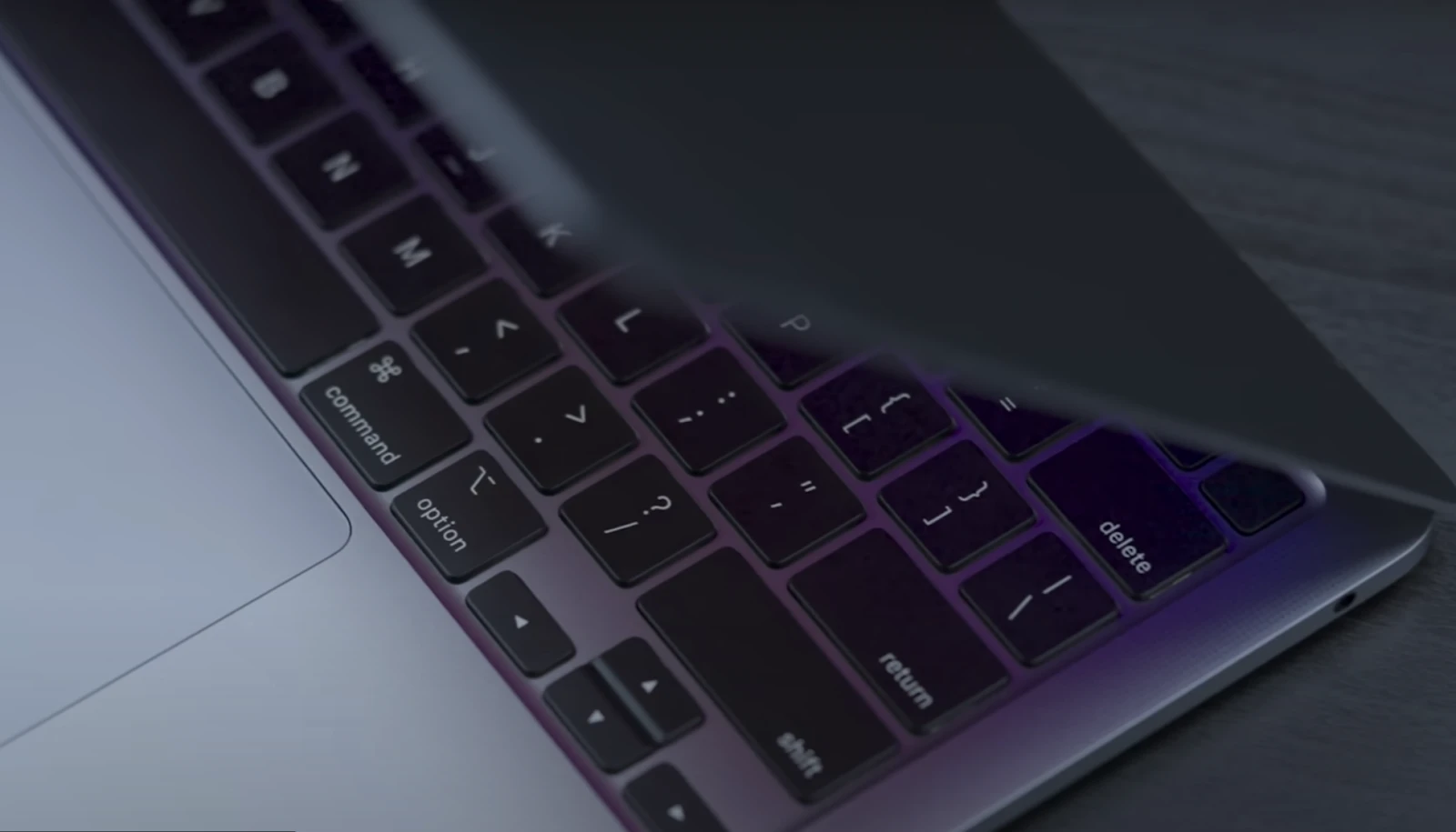 Step 1 - MacBook Pro 2022 13 Zoll Rezension