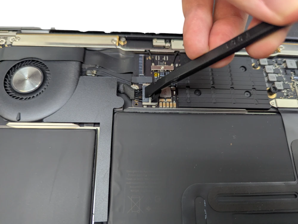 Step 2 - MacBook Air 13-inch Early 2020 A2179 Battery Replacement: Step-by-Step Guide