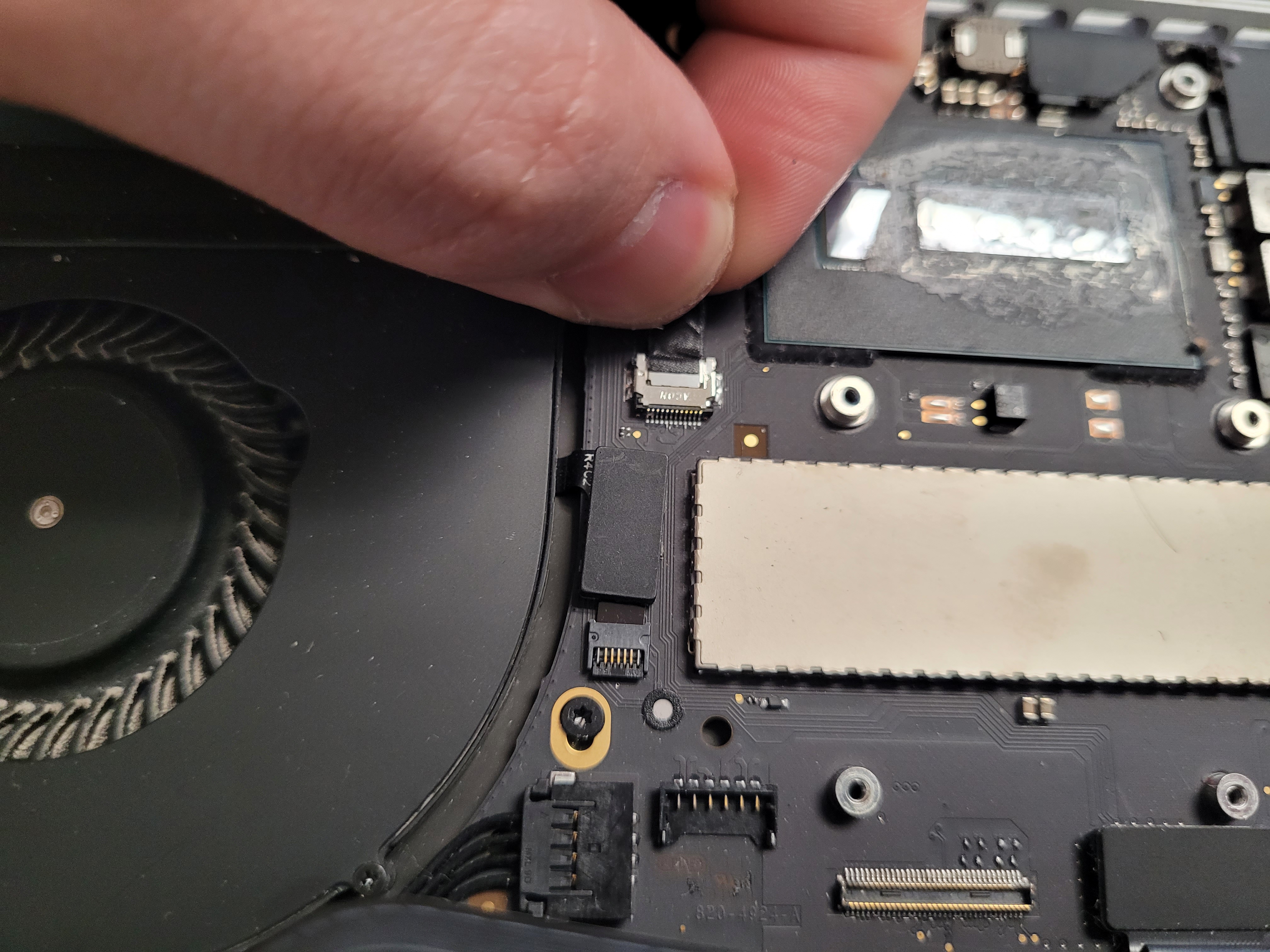 Step 24 - How to replace a keyboard on a MacBook Pro: tutorial for 13 inch A1502