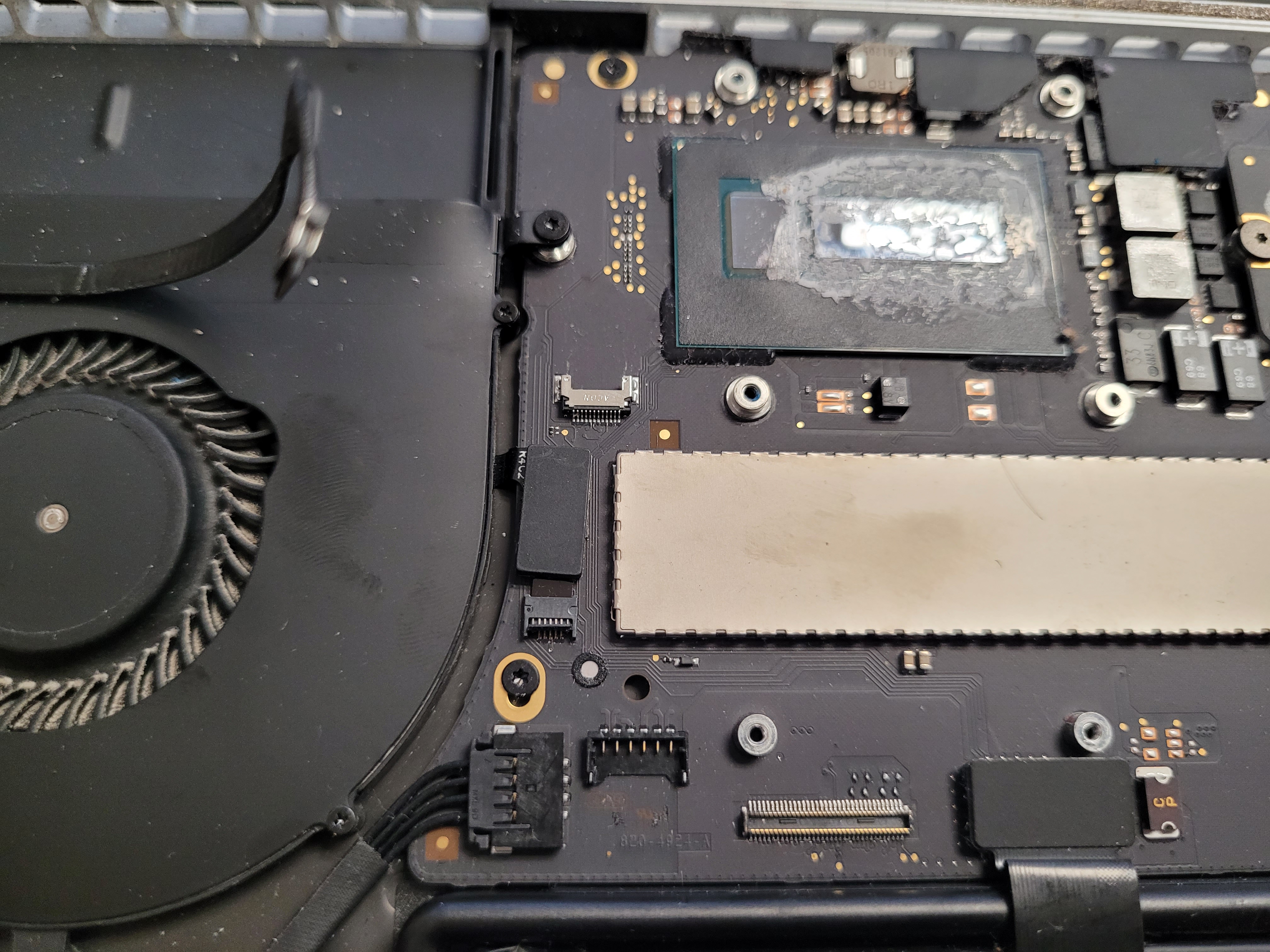 Step 25 - How to replace a keyboard on a MacBook Pro: tutorial for 13 inch A1502