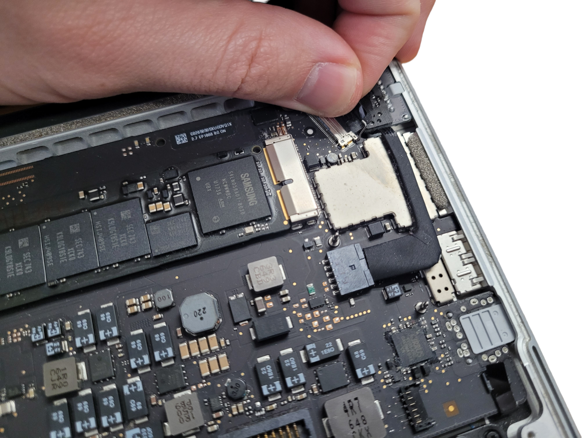 Step 16 - How to replace a keyboard on a MacBook Pro: tutorial for 13 inch A1502